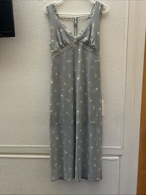 Sleeveless V-Neck Floral Maxi Dress in Soft Sage